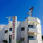 Aparthotel Sea Larnaca