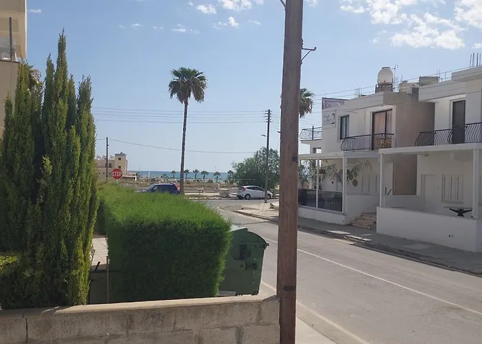 Sea Lägenhetshotell Larnaca