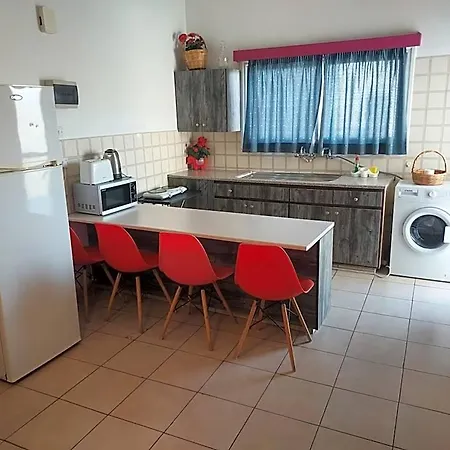 Sea 3* Larnaka